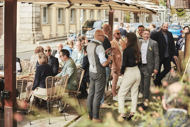 Champagnereceptie mit Familie und Freunden