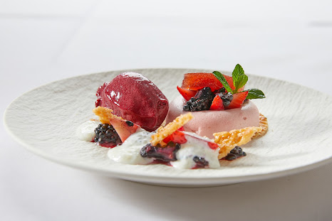 Laue Sommerabende, ein kühles Glas Silvaner und das bunte Treiben auf dem Marktplatz genießen.